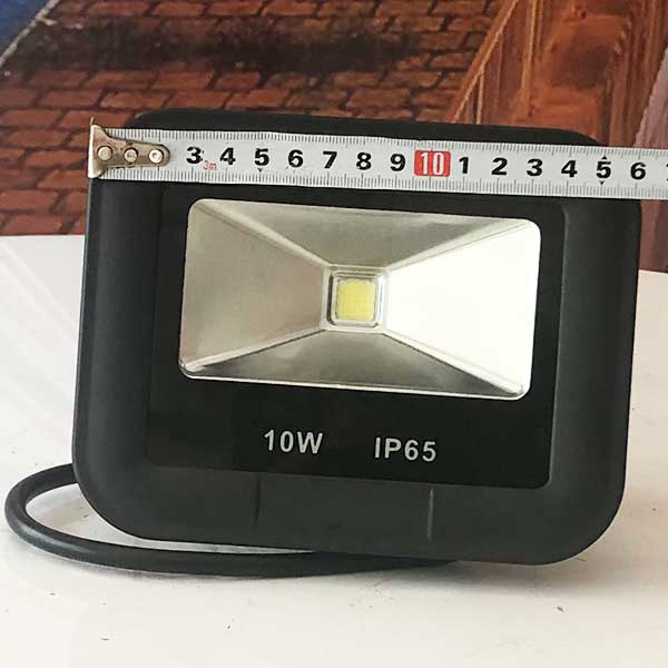 ĐÈN PHA LED NGOÀI TRỜI HTK LIGHTS 10W -010